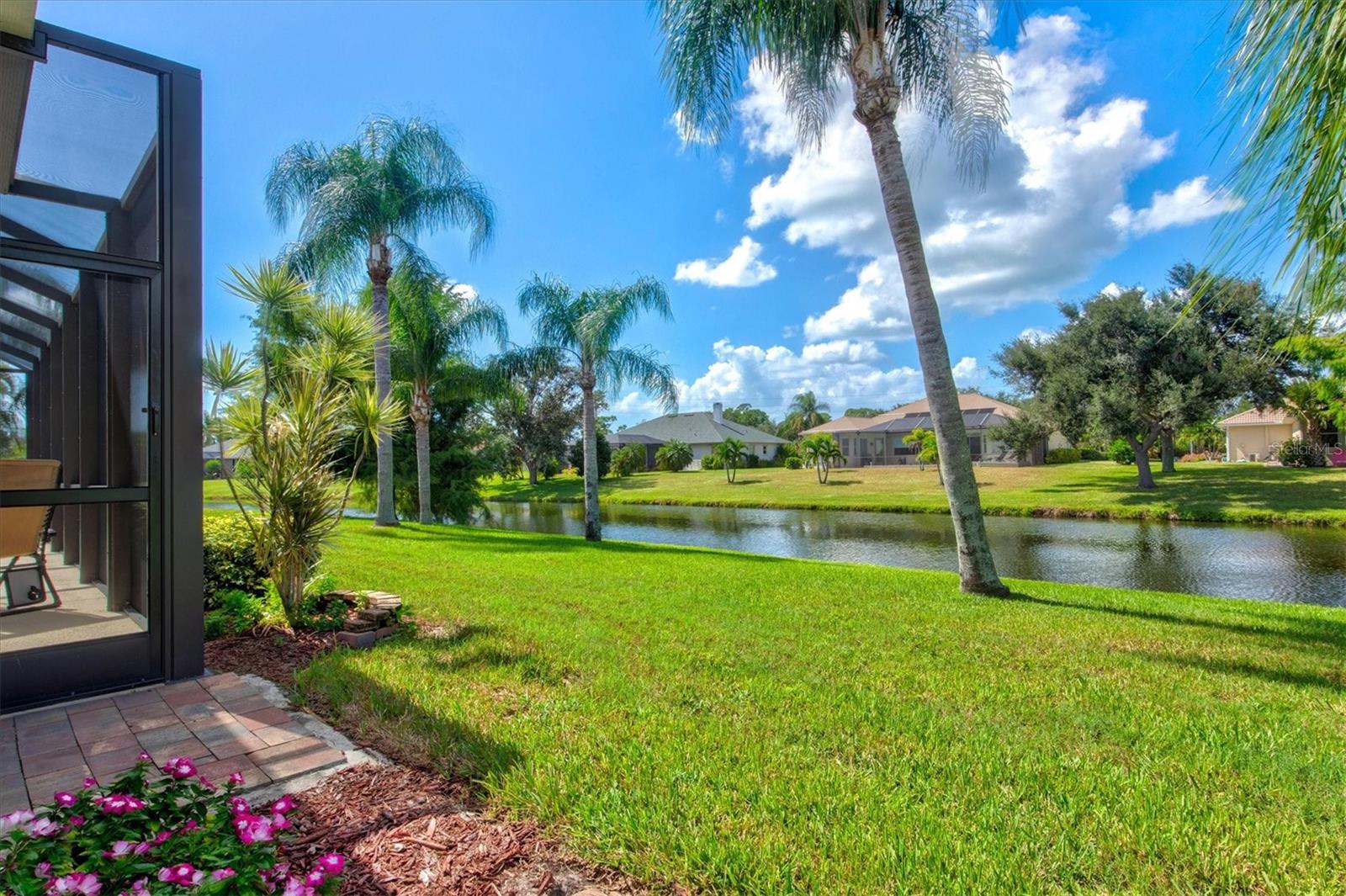 Image 54 of 84 For 210 Lake Victoria Court