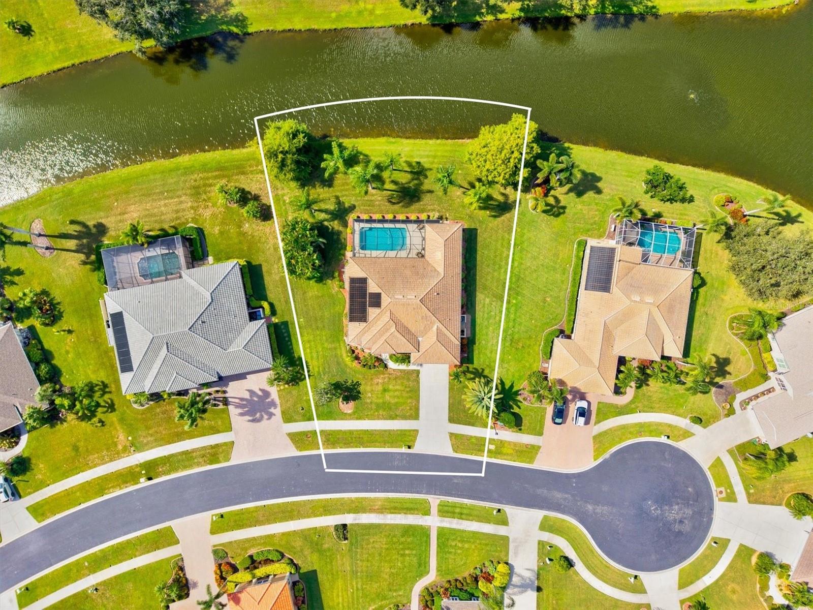 Image 59 of 84 For 210 Lake Victoria Court