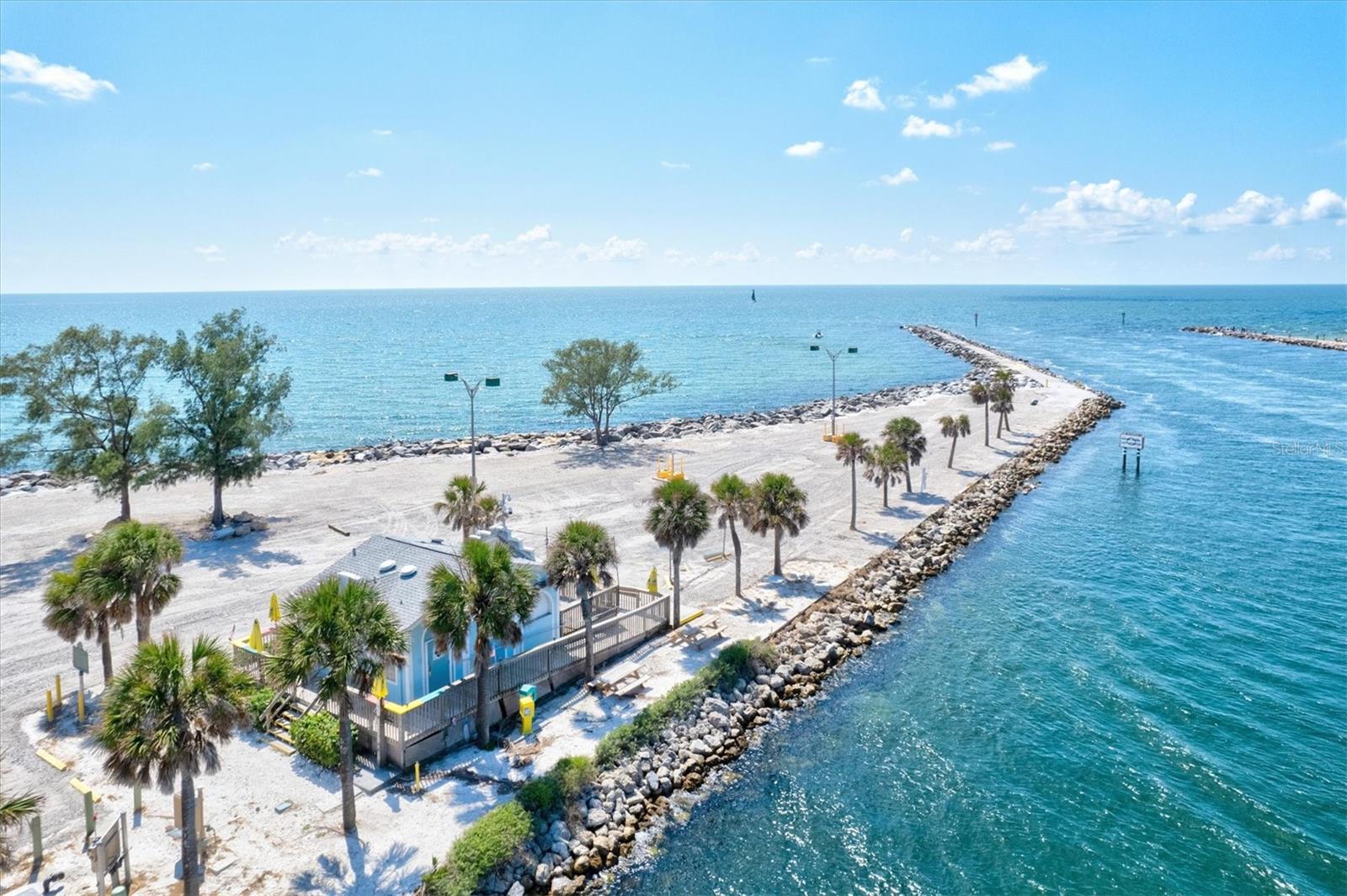 Image 74 of 84 For 210 Lake Victoria Court