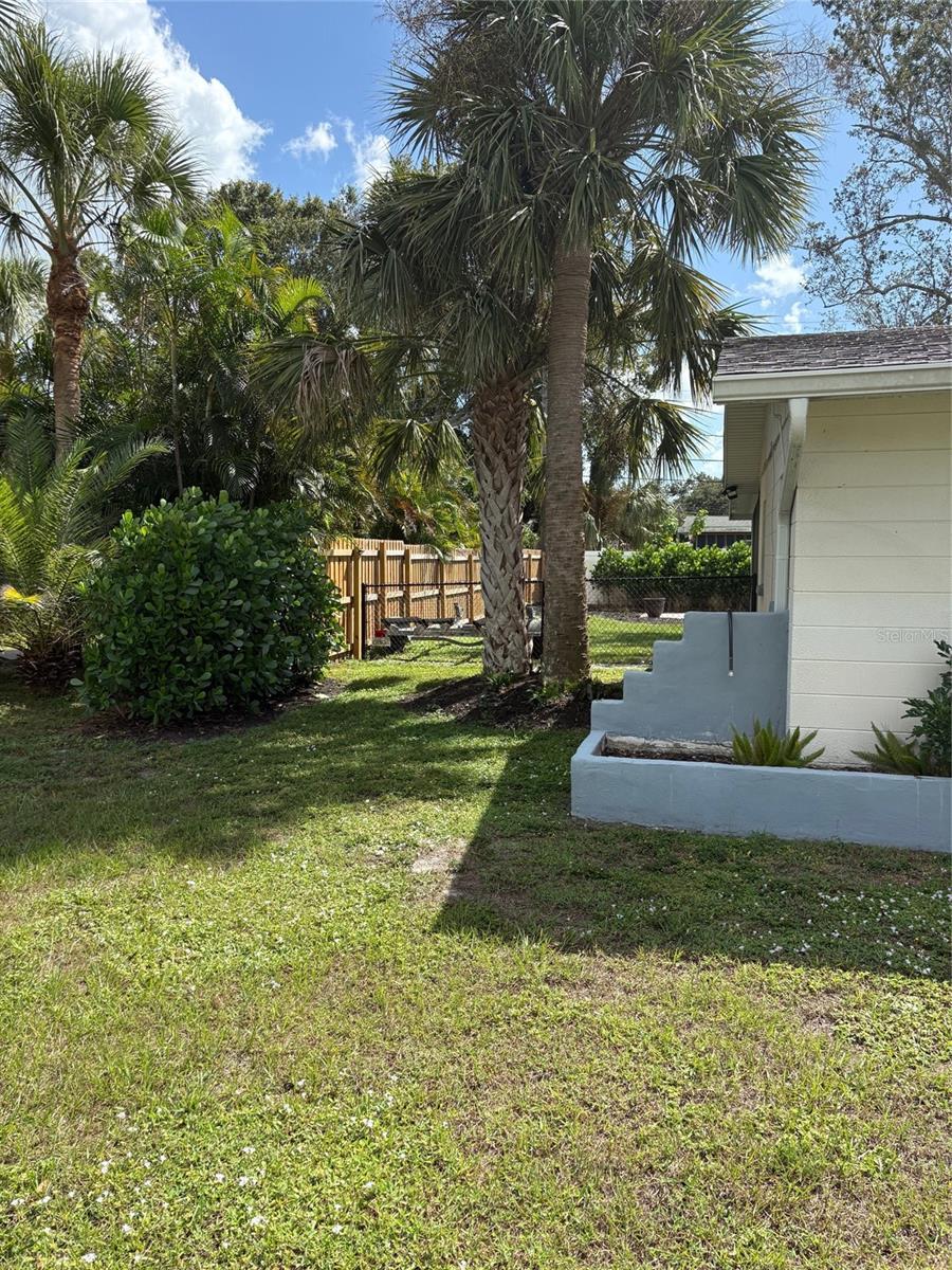 Image 2 of 14 For 1215 Laurel Avenue