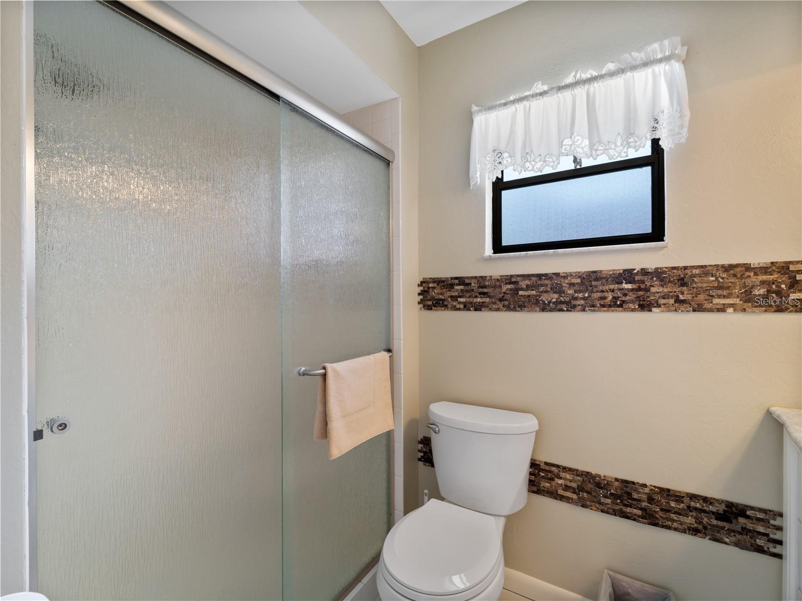 Image 18 of 55 For 1708 Lakeside Drive 1710b