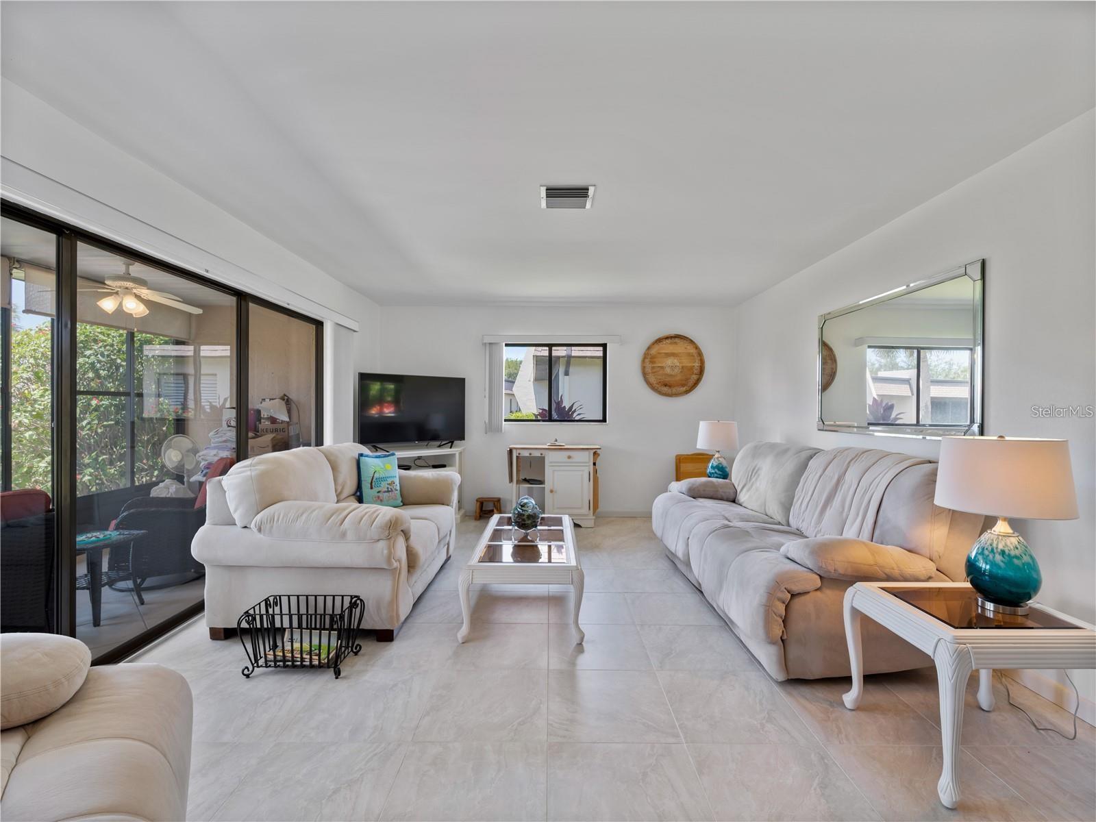 Image 8 of 55 For 1708 Lakeside Drive 1710b
