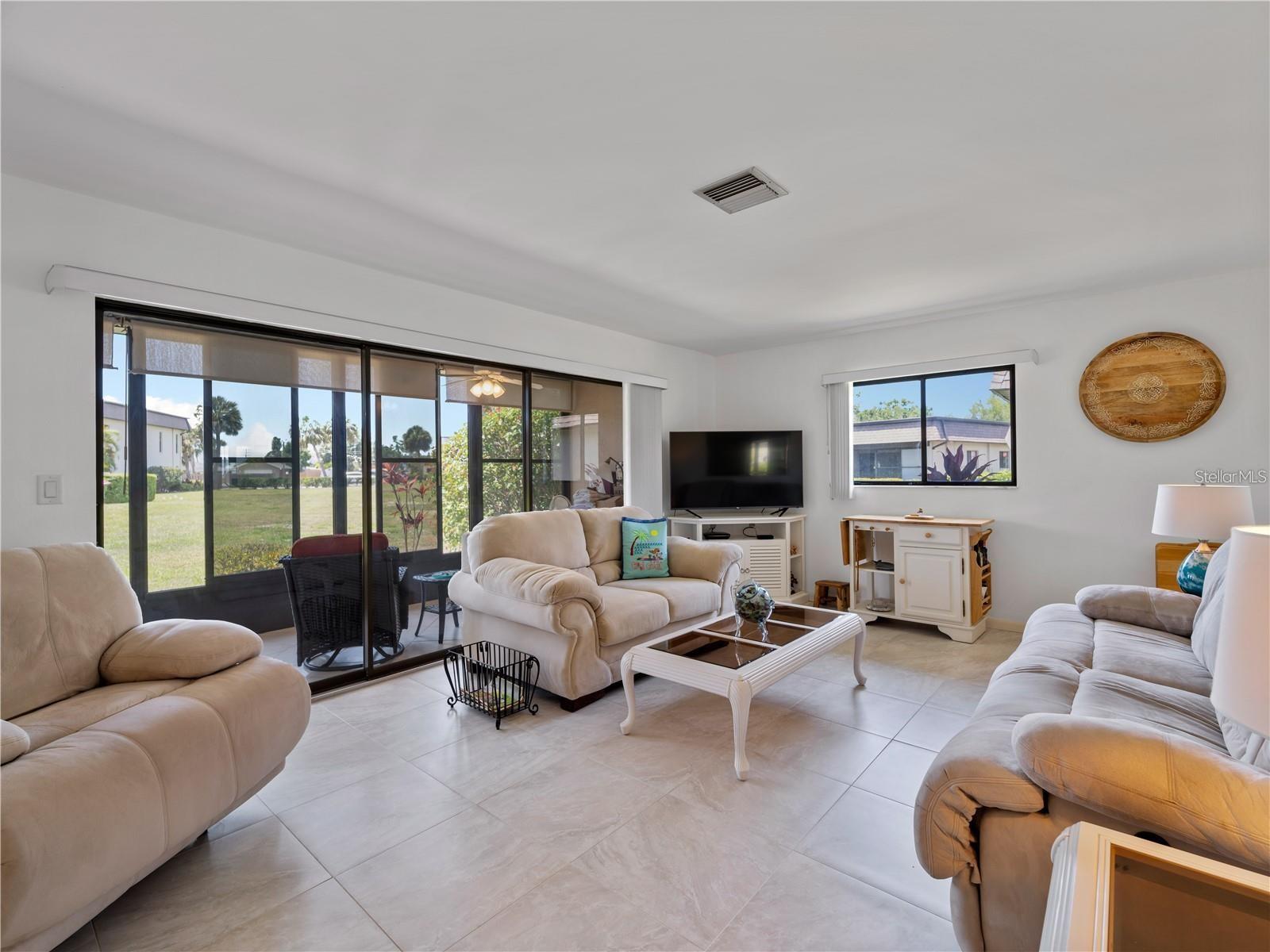 Image 9 of 55 For 1708 Lakeside Drive 1710b