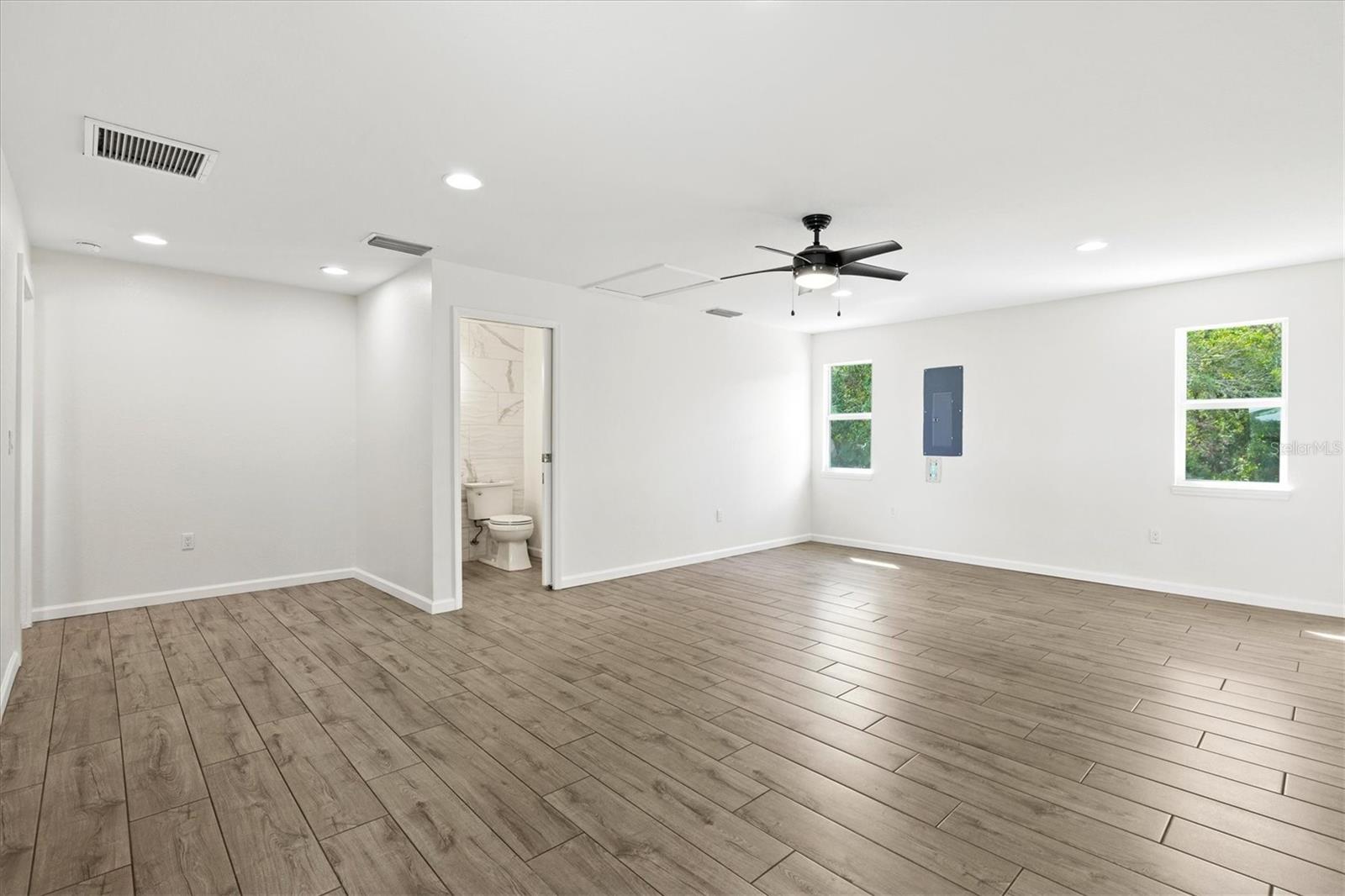 Image 31 of 96 For 7131 Saddle Creek Circle