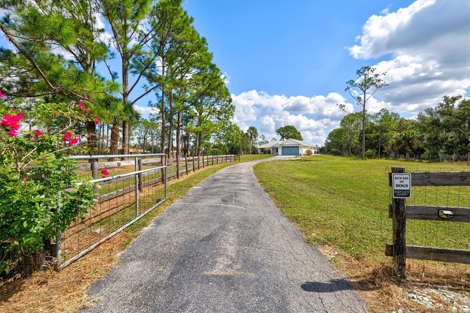 Image 6 of 96 For 7131 Saddle Creek Circle