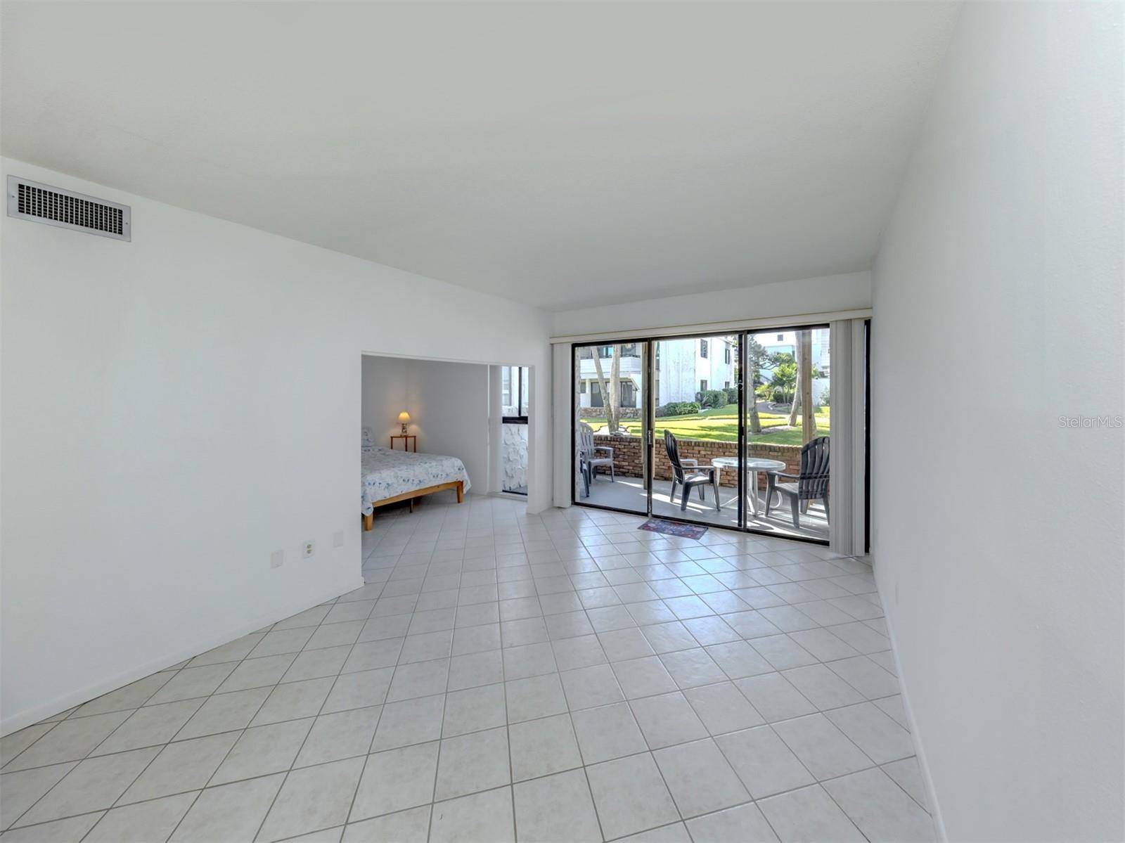 Image 10 of 56 For 1555 Tarpon Center Drive 131