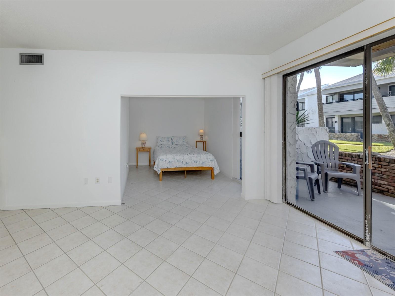 Image 13 of 56 For 1555 Tarpon Center Drive 131