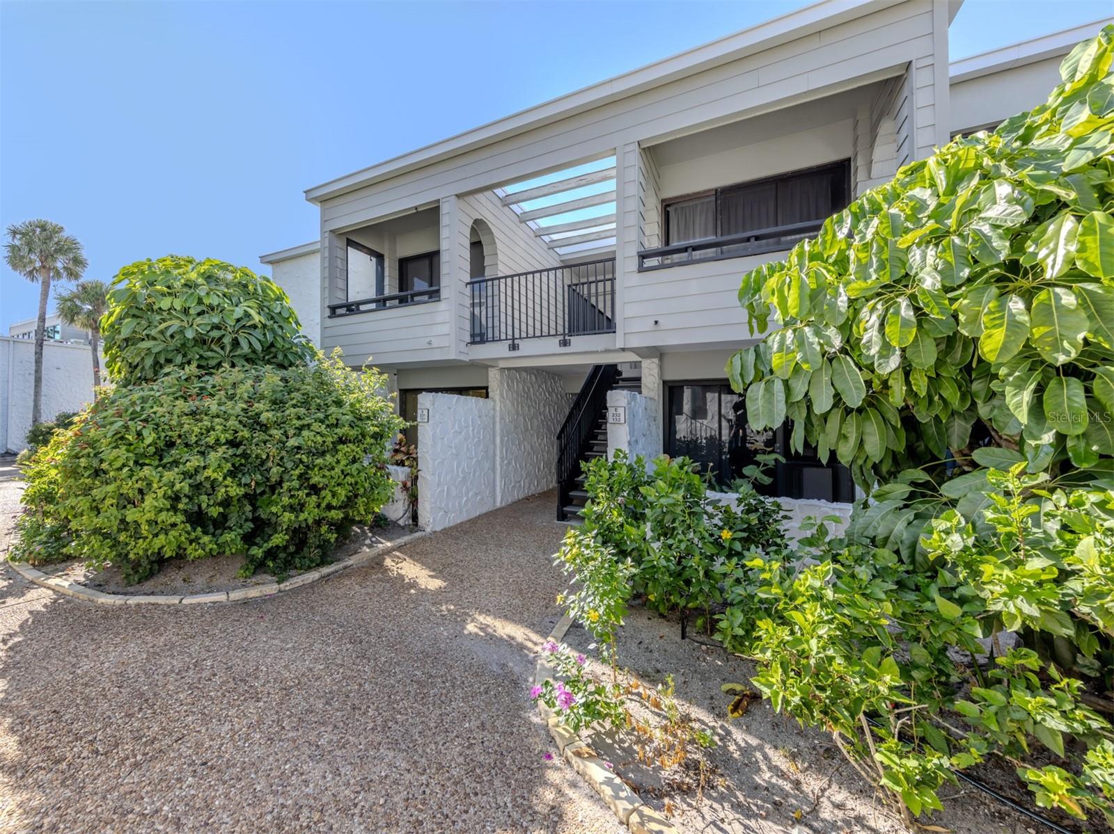 Image 2 of 56 For 1555 Tarpon Center Drive 131