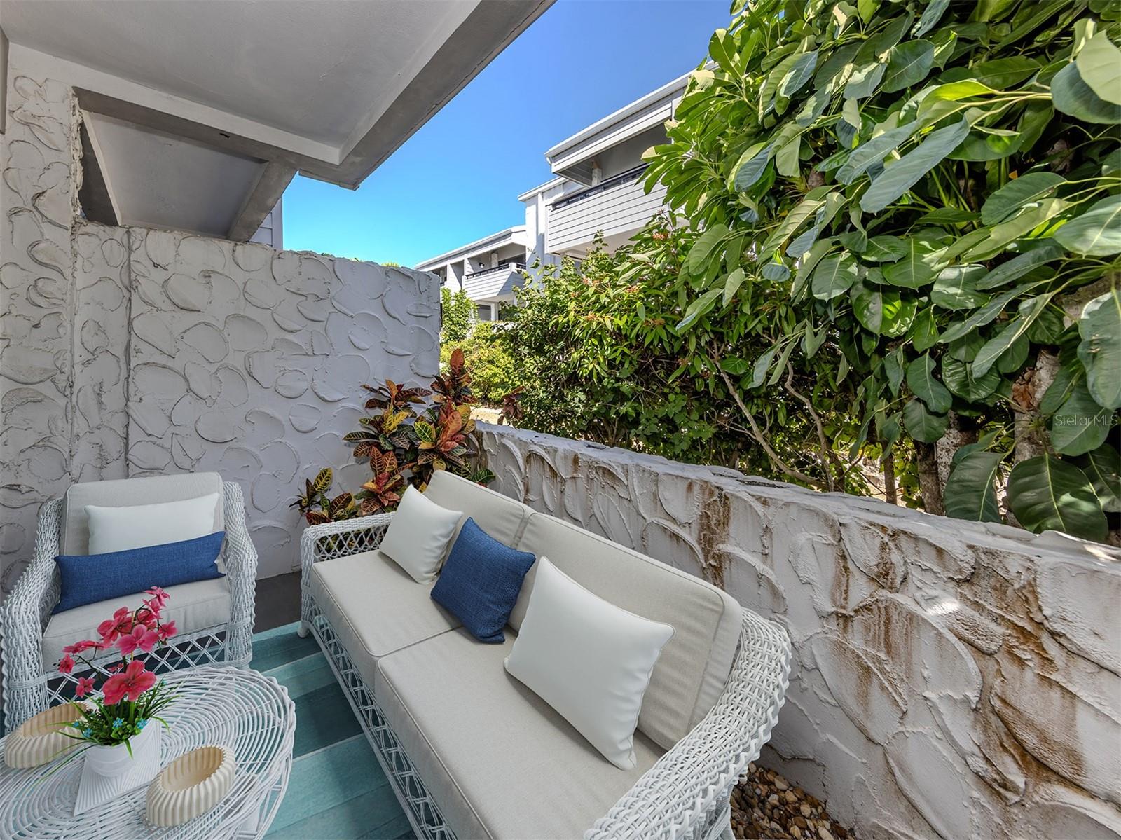 Image 30 of 56 For 1555 Tarpon Center Drive 131