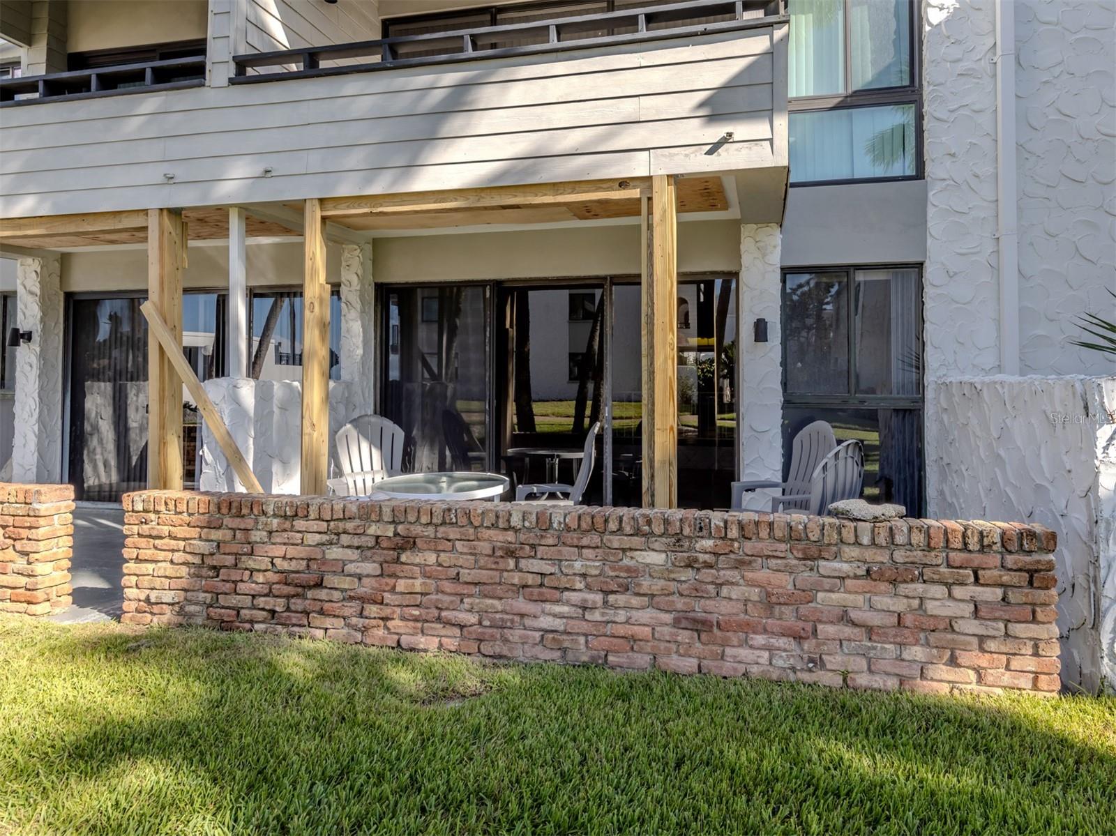 Image 5 of 56 For 1555 Tarpon Center Drive 131