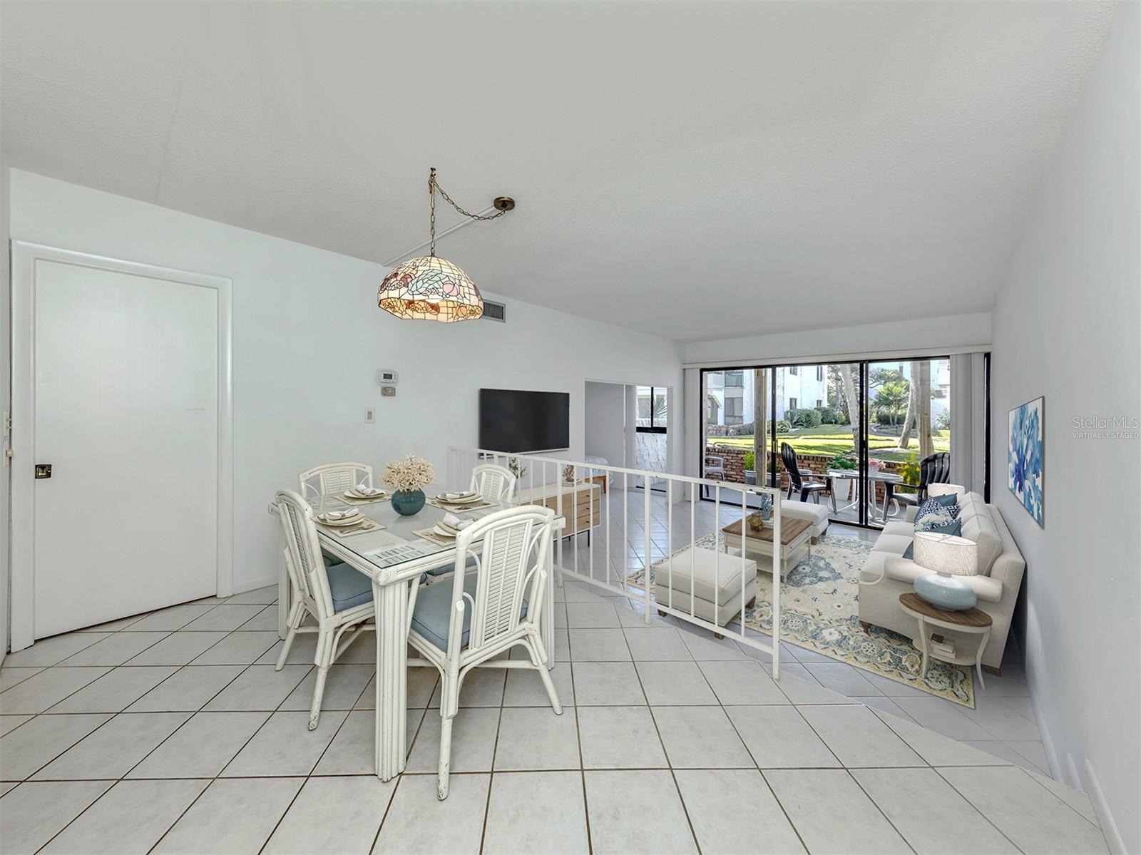 Image 8 of 56 For 1555 Tarpon Center Drive 131