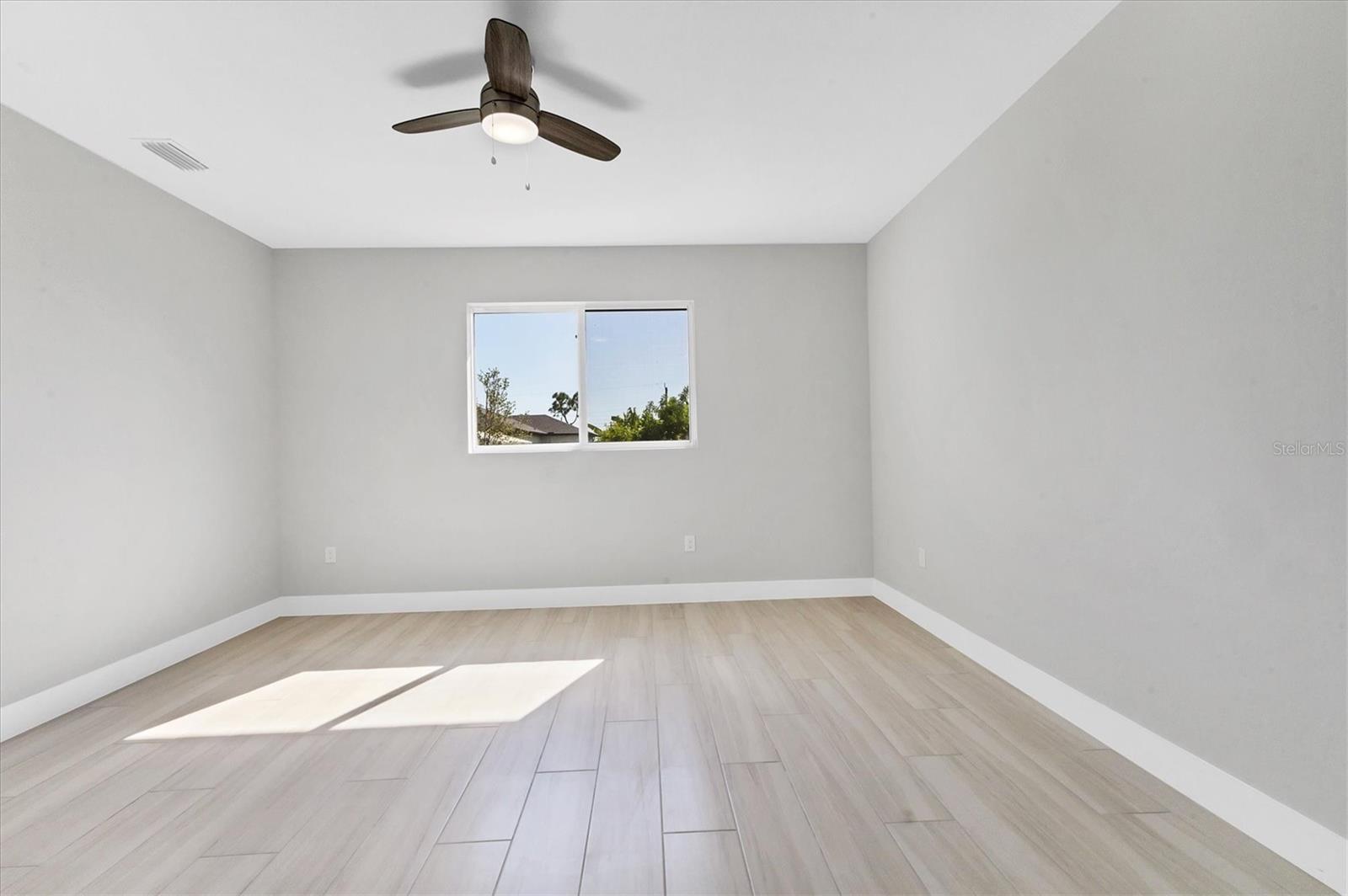 Image 15 of 55 For 14065 Paris Lane