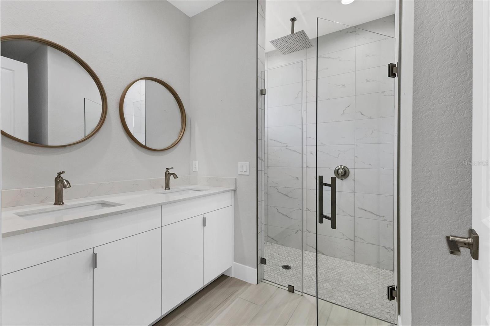 Image 18 of 55 For 14065 Paris Lane