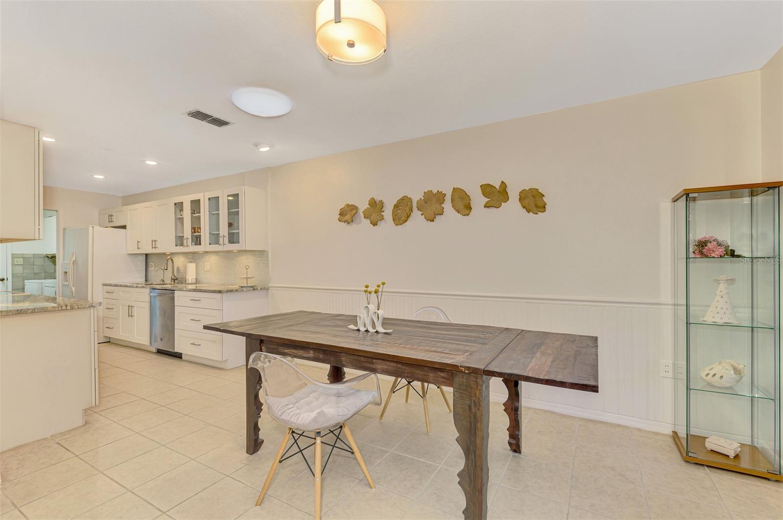 Image 10 of 26 For 4765 Oak Forest Drive W 47