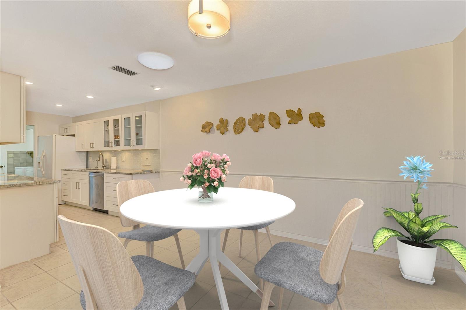 Image 11 of 26 For 4765 Oak Forest Drive W 47