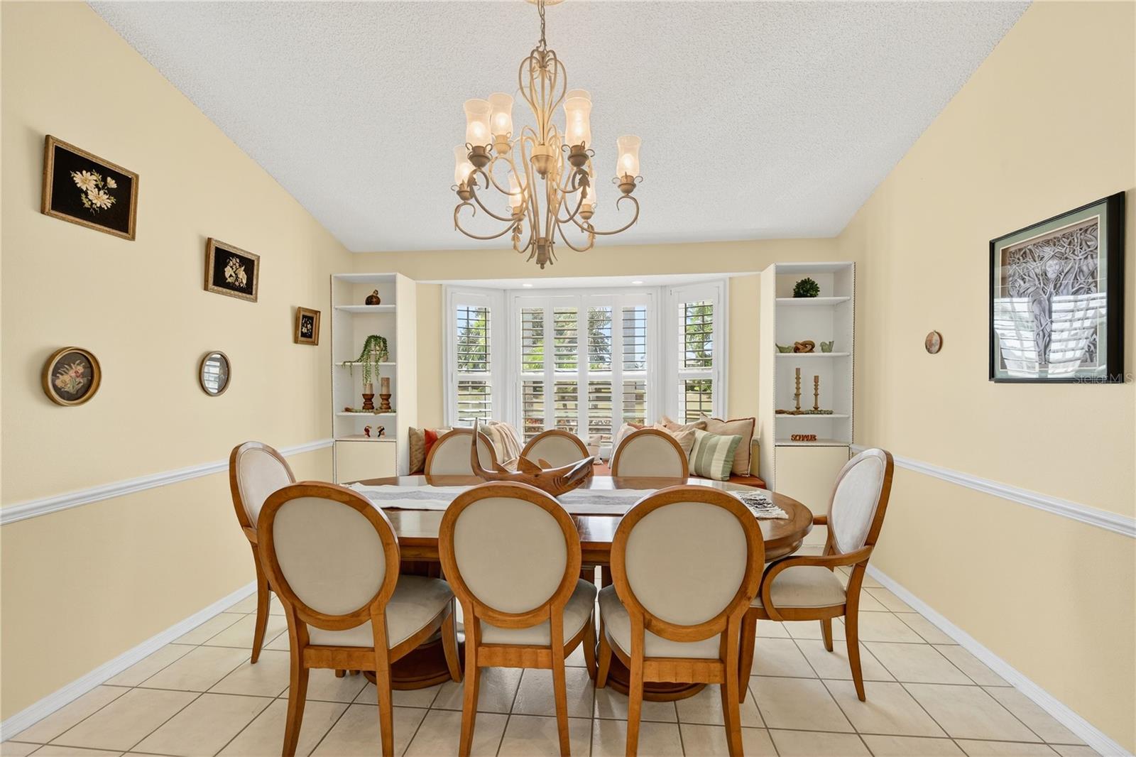 Image 10 of 47 For 319 Oakwood Circle