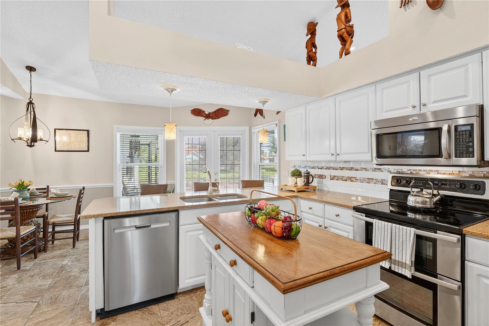 Image 11 of 47 For 319 Oakwood Circle