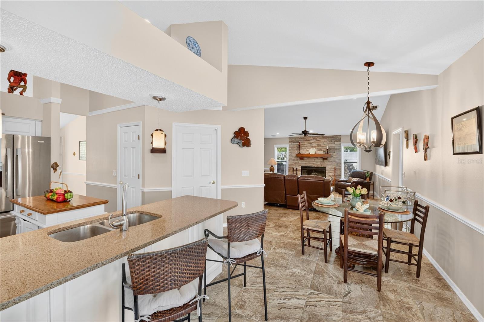 Image 14 of 47 For 319 Oakwood Circle