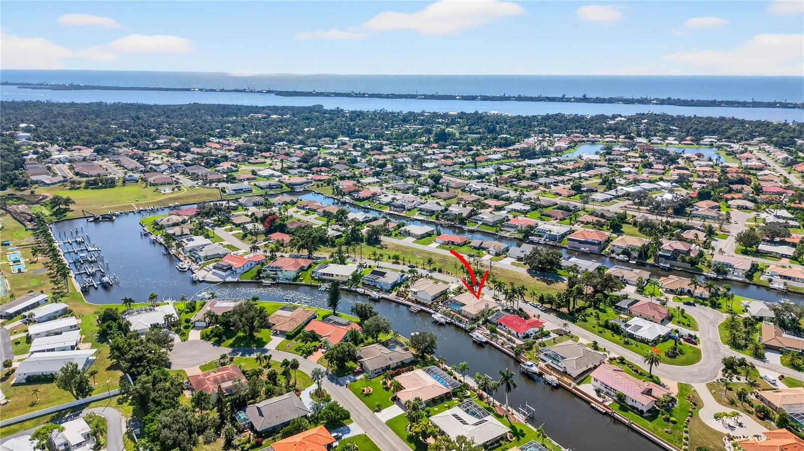 Image 2 of 47 For 319 Oakwood Circle