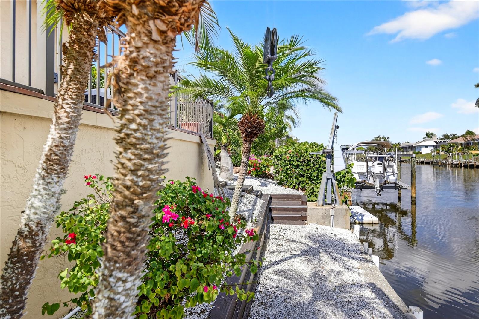 Image 26 of 47 For 319 Oakwood Circle