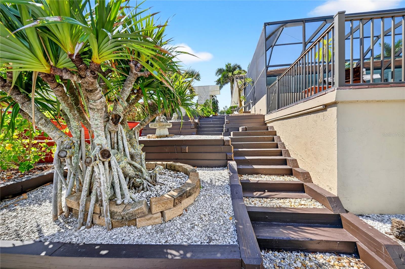 Image 28 of 47 For 319 Oakwood Circle