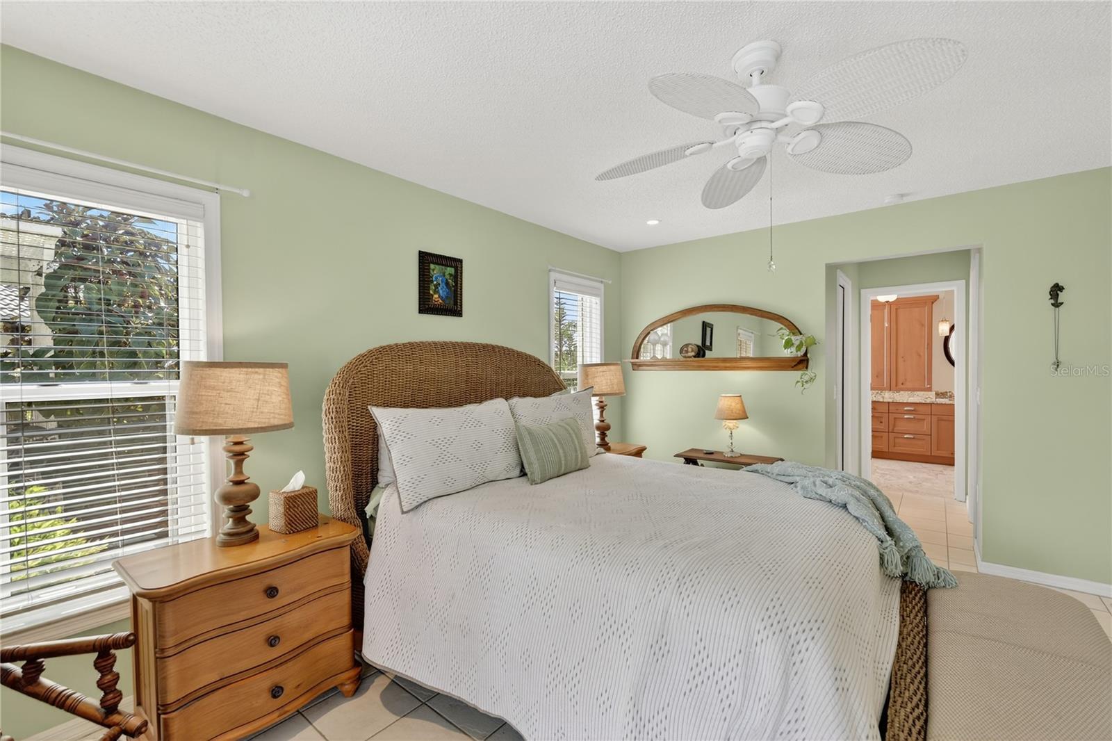 Image 31 of 47 For 319 Oakwood Circle