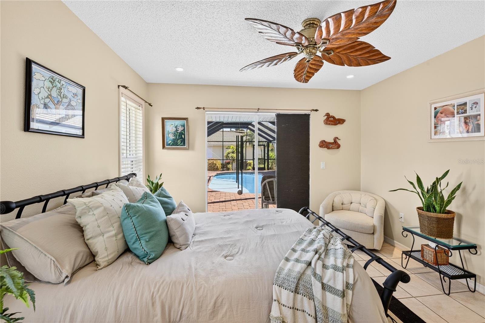 Image 35 of 47 For 319 Oakwood Circle