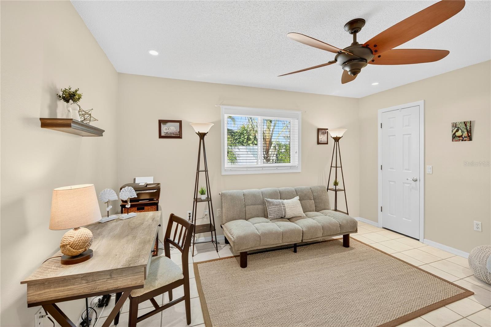 Image 36 of 47 For 319 Oakwood Circle