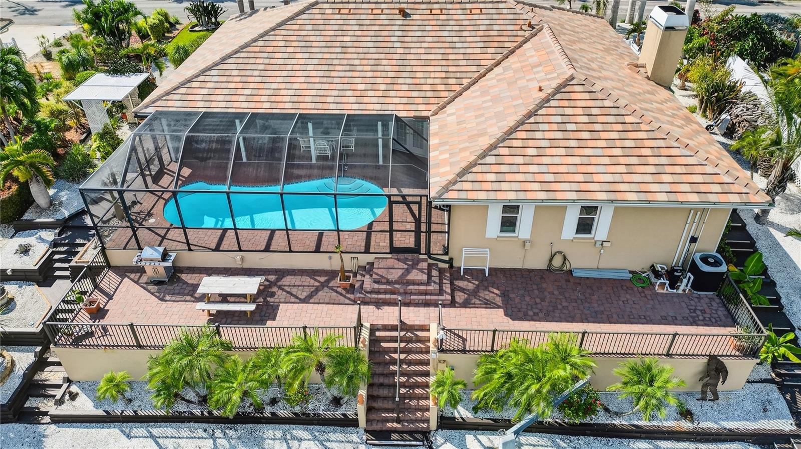 Image 38 of 47 For 319 Oakwood Circle