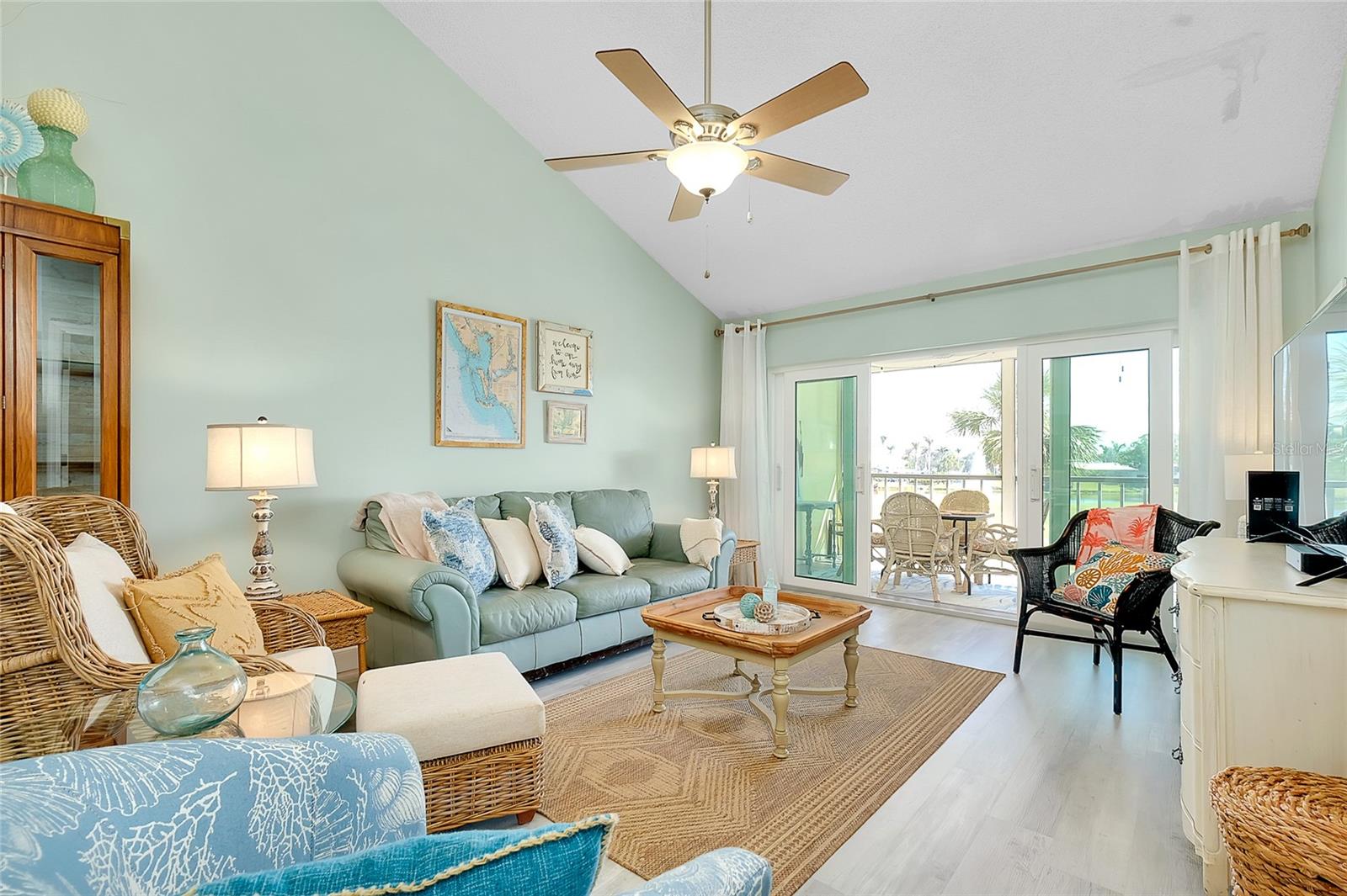 Image 11 of 36 For 410 Cerromar Circle S 240