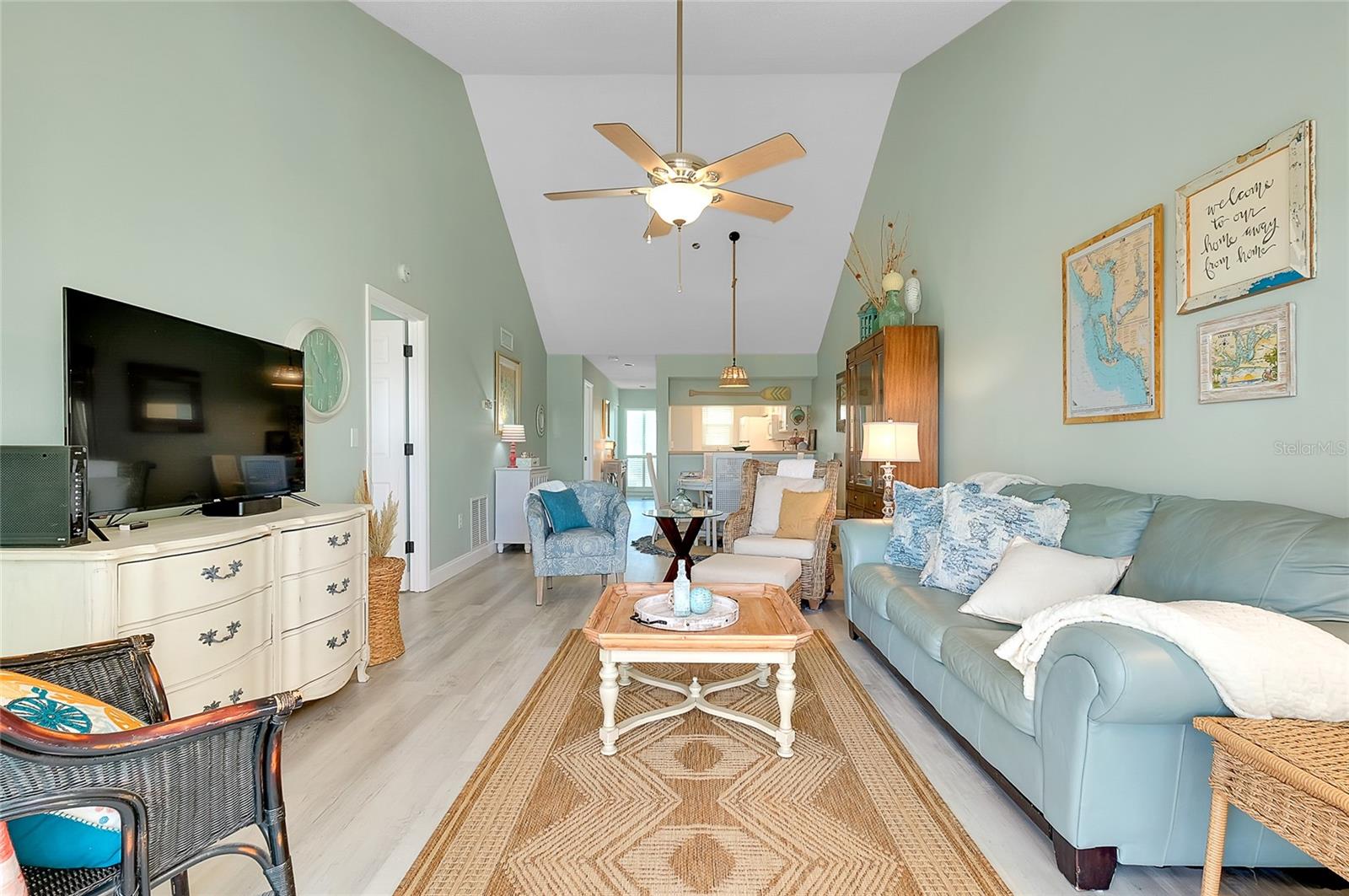 Image 15 of 36 For 410 Cerromar Circle S 240