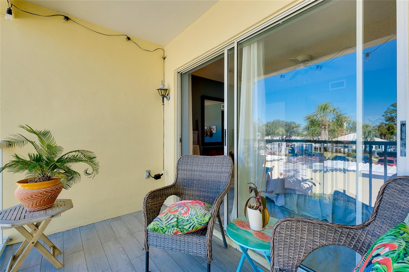 Image 20 of 36 For 410 Cerromar Circle S 240