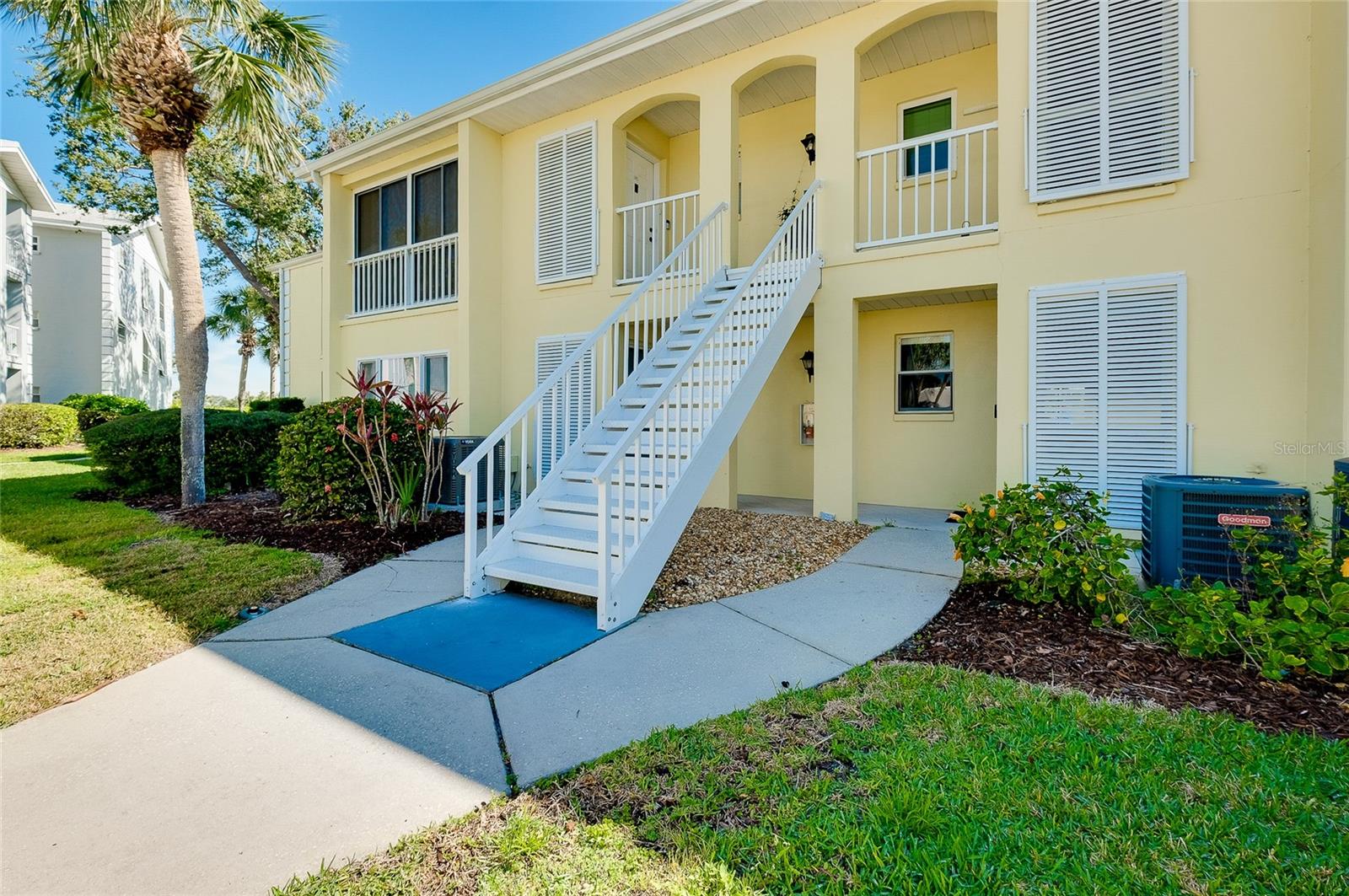 Image 4 of 36 For 410 Cerromar Circle S 240