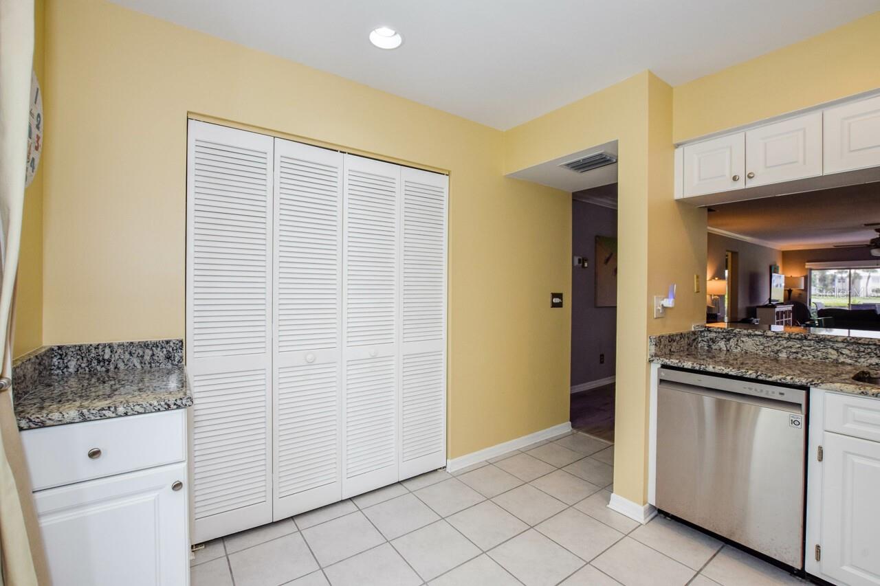 Image 10 of 63 For 208 Cerromar Way S 26