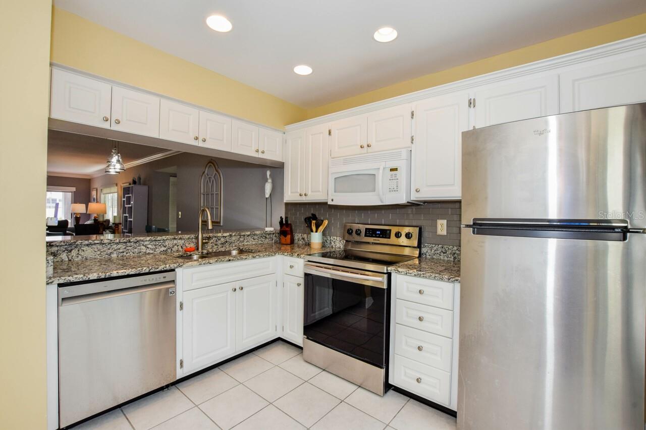 Image 11 of 63 For 208 Cerromar Way S 26