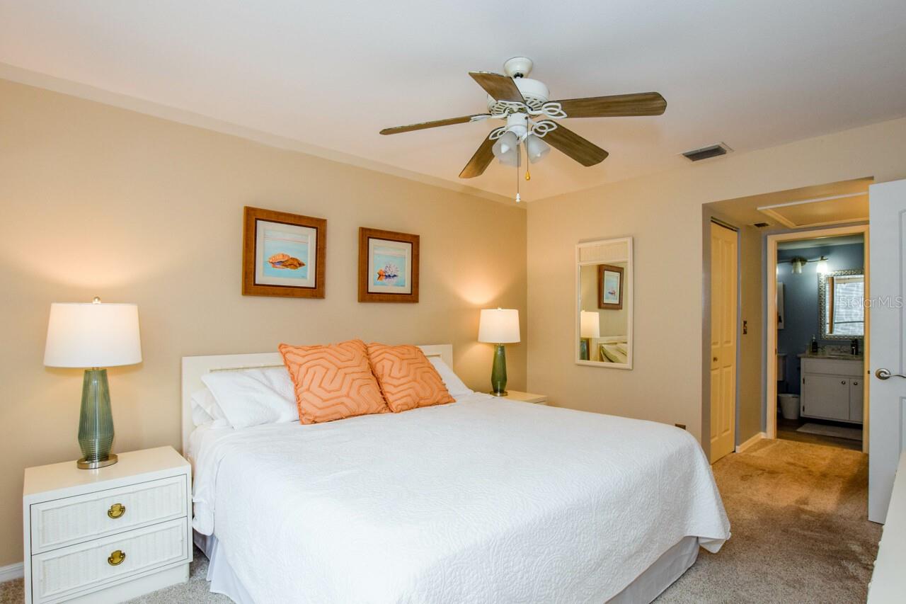 Image 17 of 63 For 208 Cerromar Way S 26