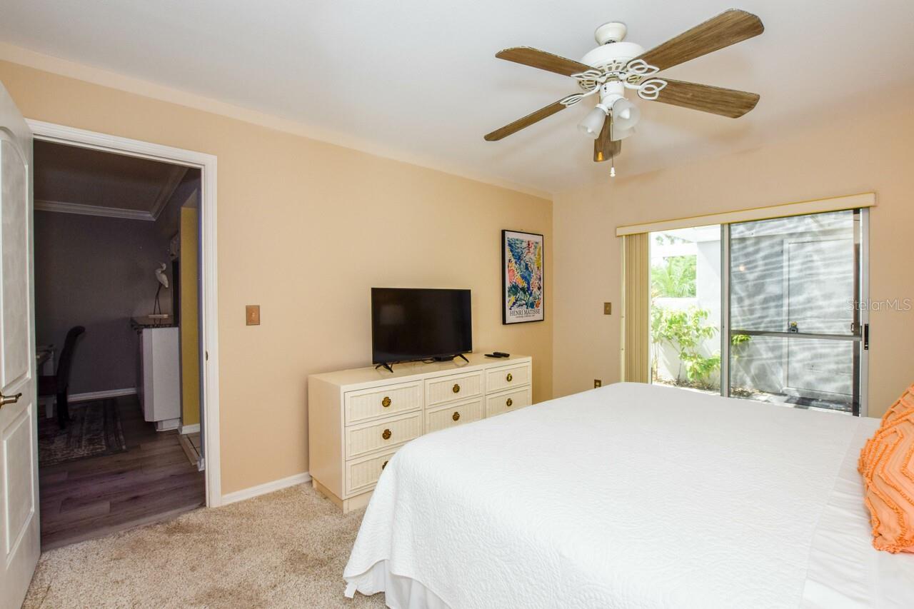 Image 18 of 63 For 208 Cerromar Way S 26
