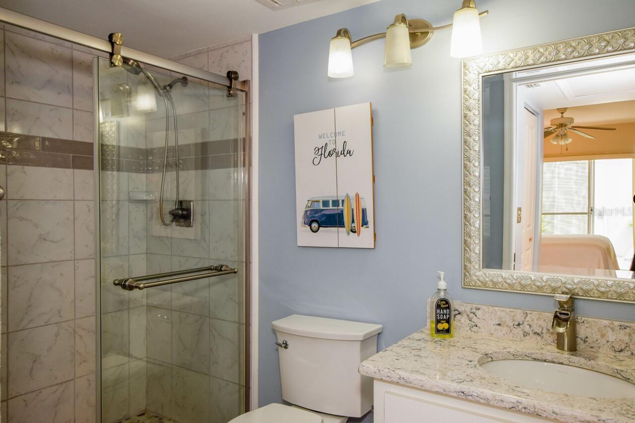 Image 20 of 63 For 208 Cerromar Way S 26