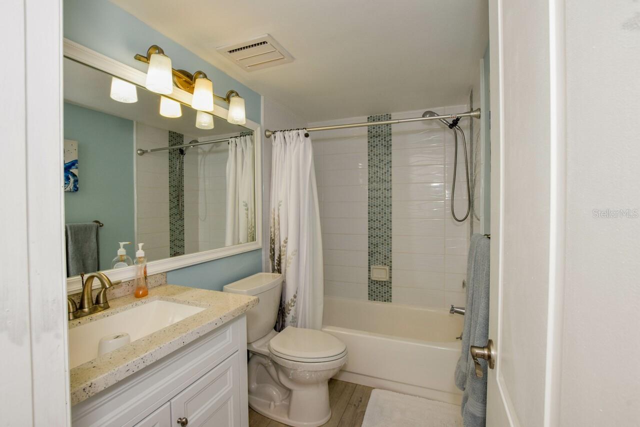 Image 24 of 63 For 208 Cerromar Way S 26