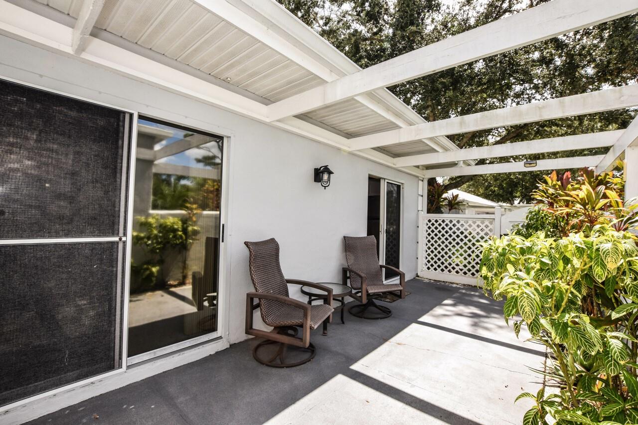 Image 30 of 63 For 208 Cerromar Way S 26