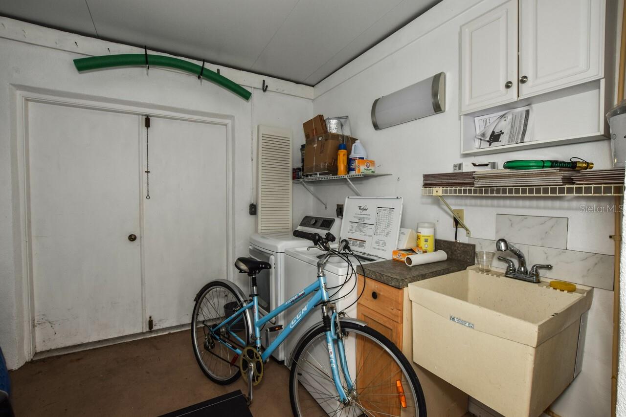 Image 31 of 63 For 208 Cerromar Way S 26