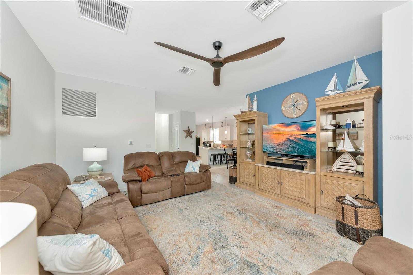Image 10 of 42 For 11375 Burgundy Drive