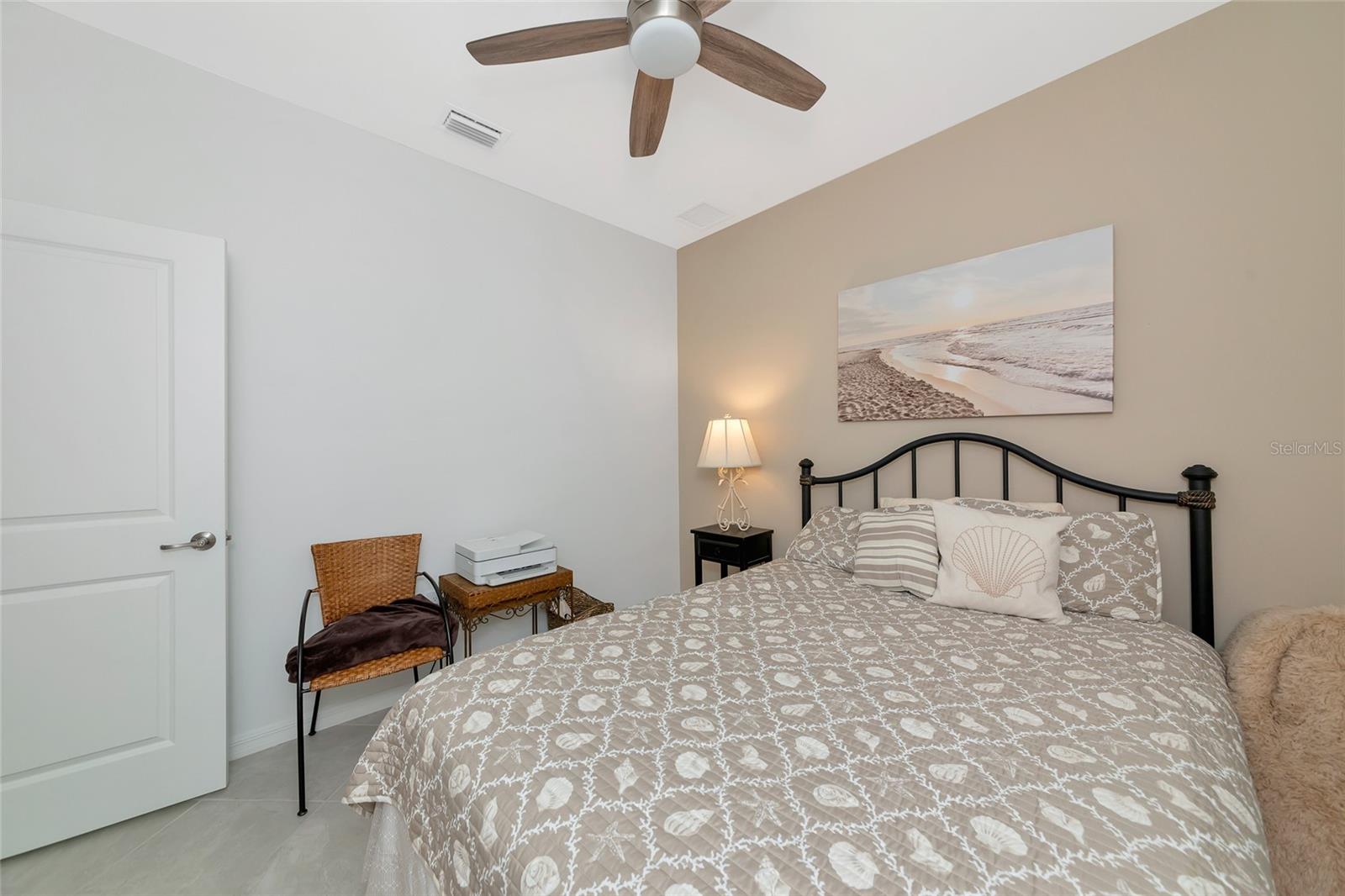Image 19 of 42 For 11375 Burgundy Drive