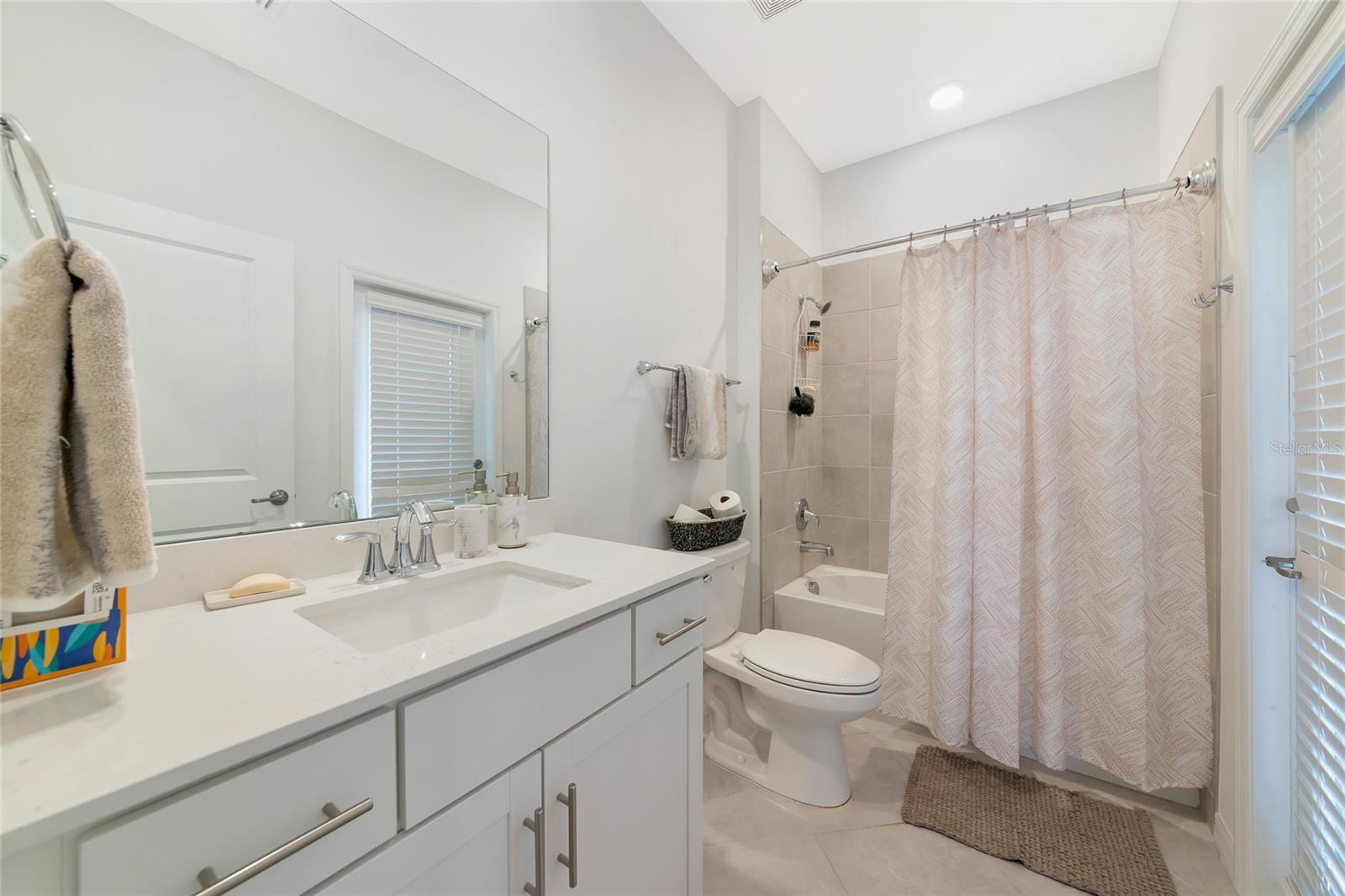 Image 20 of 42 For 11375 Burgundy Drive