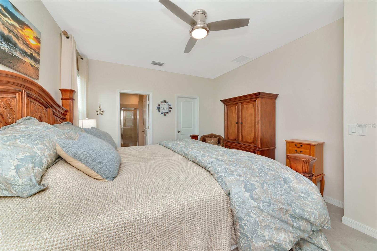 Image 23 of 42 For 11375 Burgundy Drive