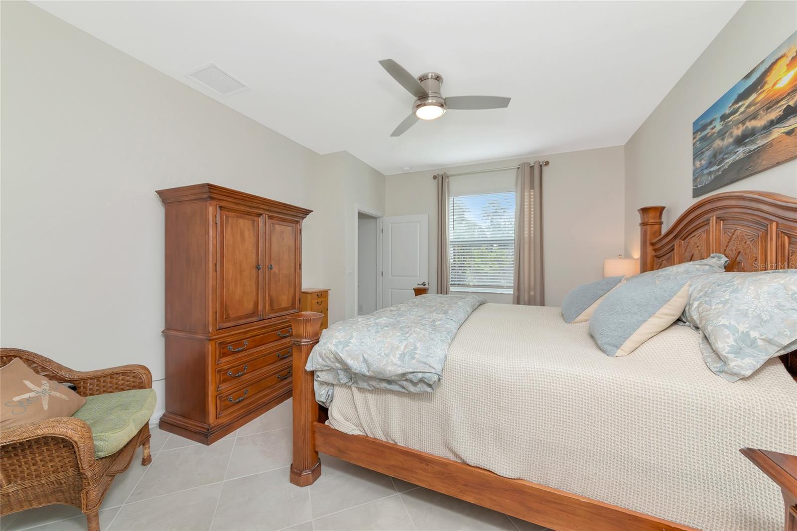 Image 25 of 42 For 11375 Burgundy Drive