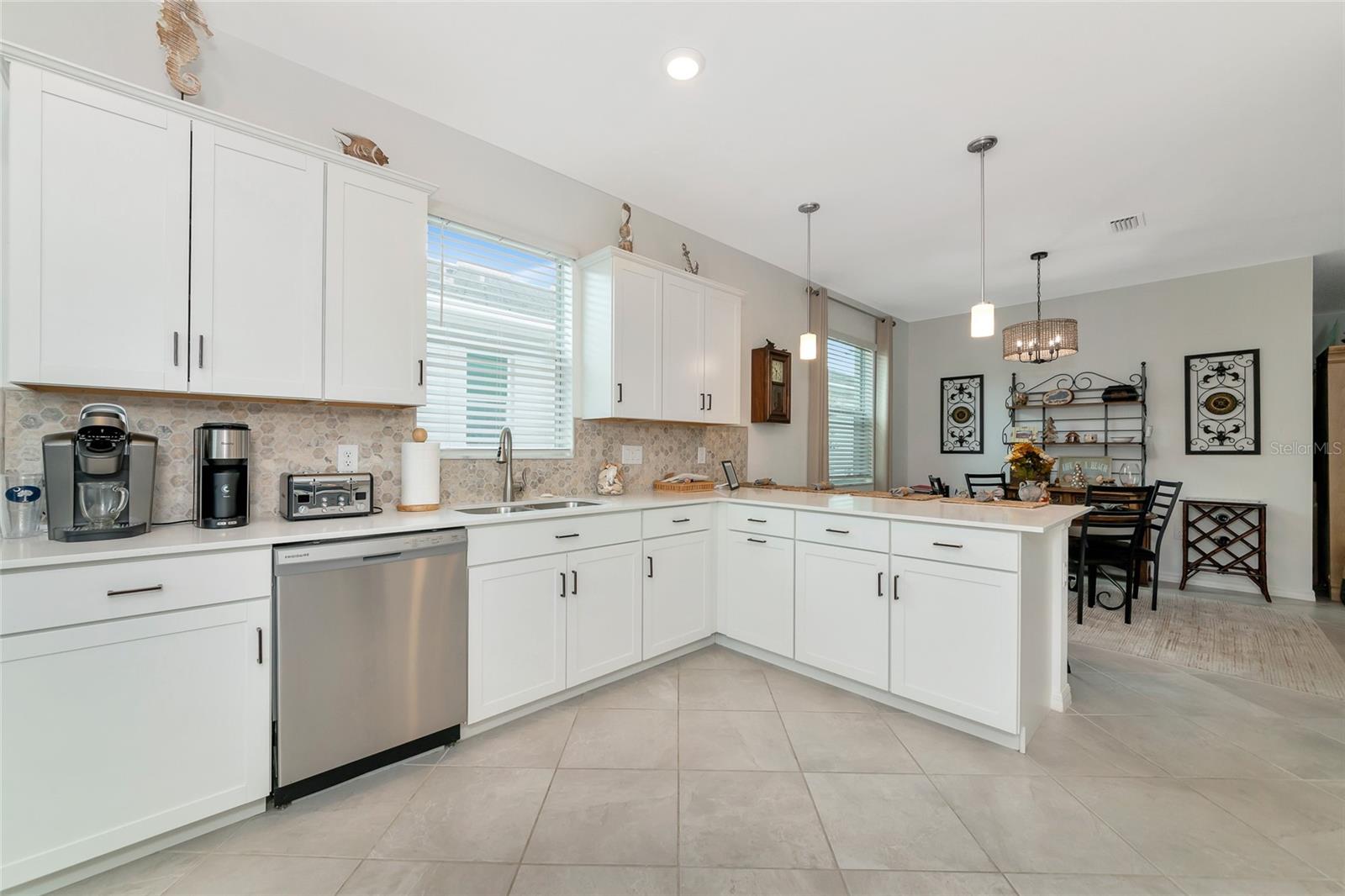 Image 8 of 42 For 11375 Burgundy Drive