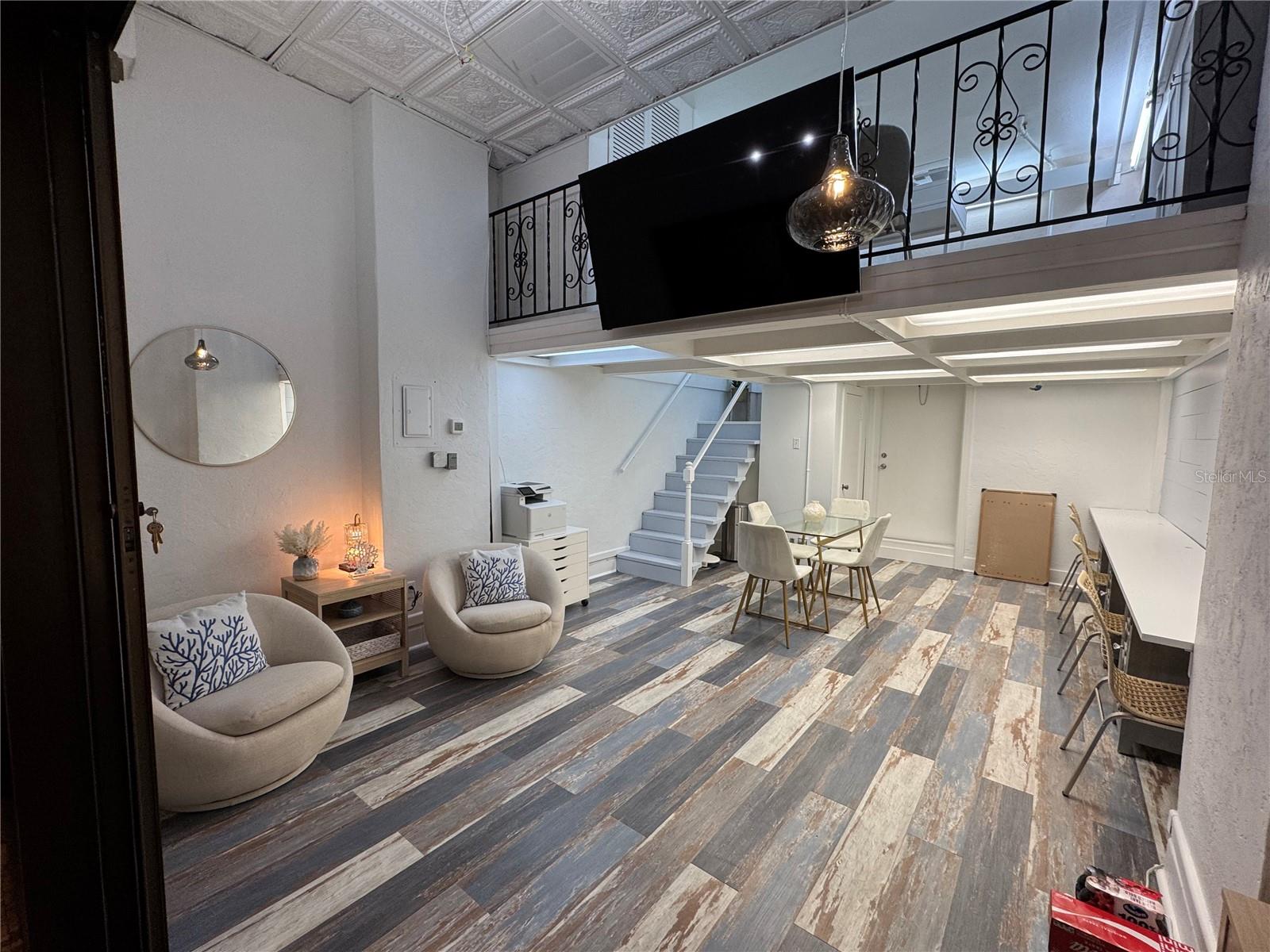 Image 5 of 8 For 220 Tampa Avenue W 9a