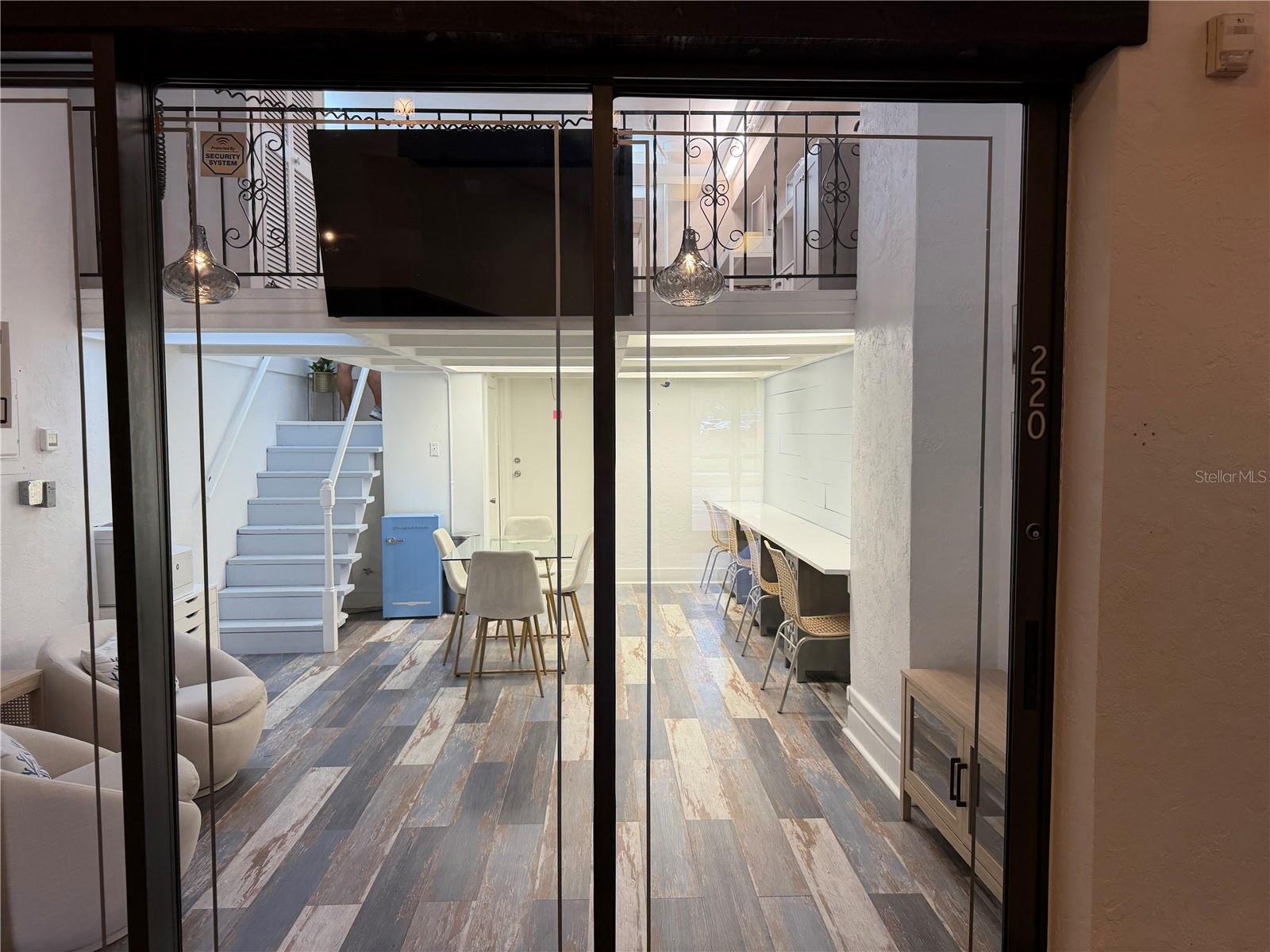 Image 2 of 9 For 220 Tampa Avenue W 9a