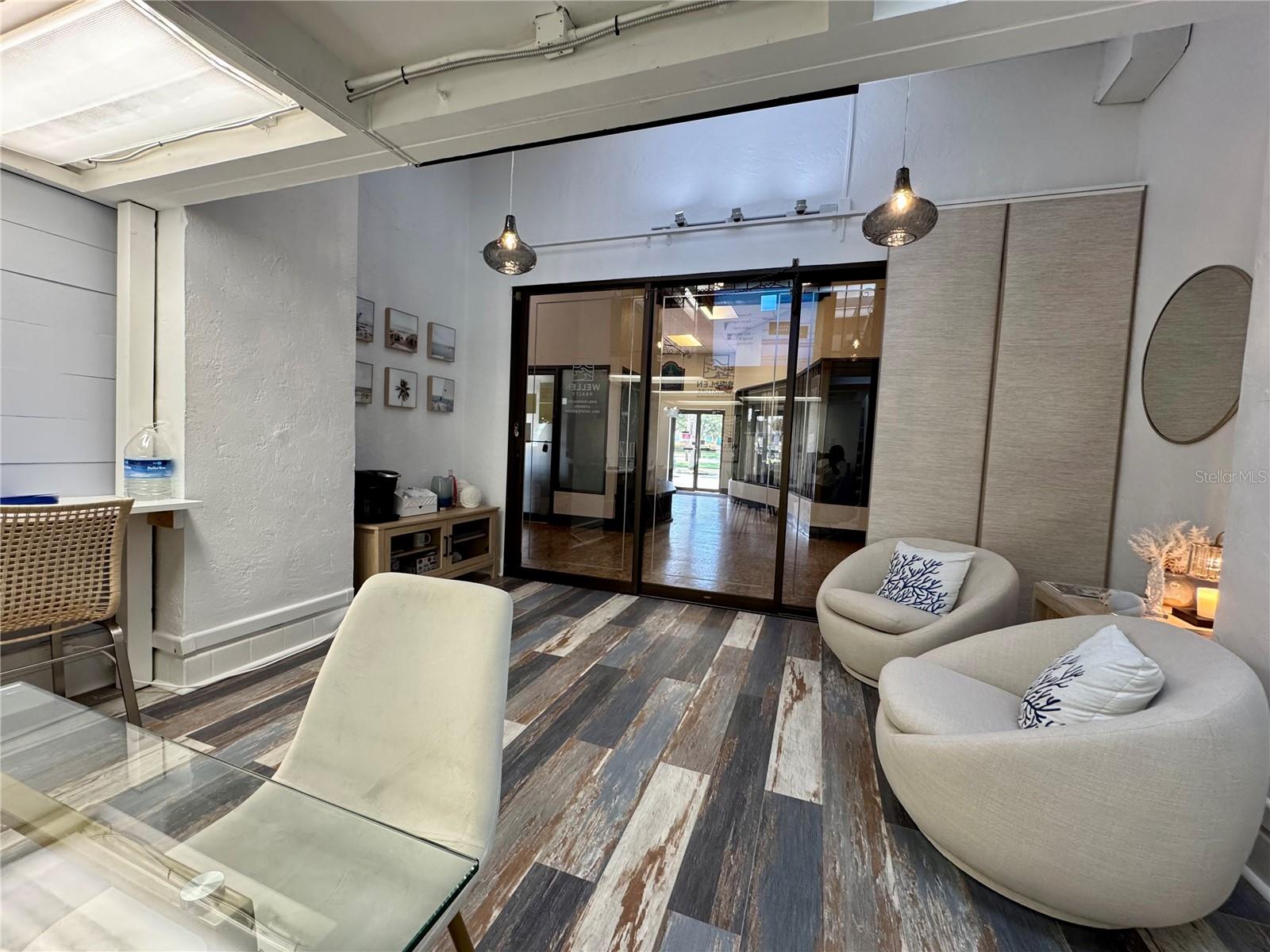 Image 4 of 9 For 220 Tampa Avenue W 9a